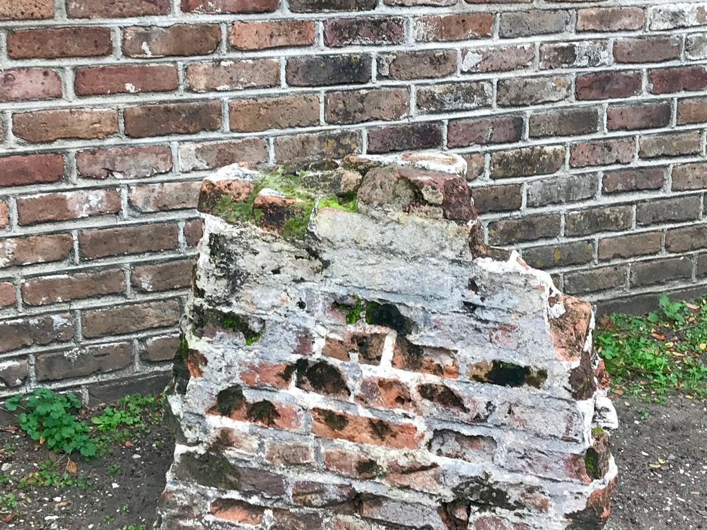 Portion of broken down wall in Charleston, SC